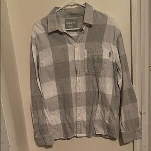 Hollister Men's Gray and White Large-Check Button Down Shirt